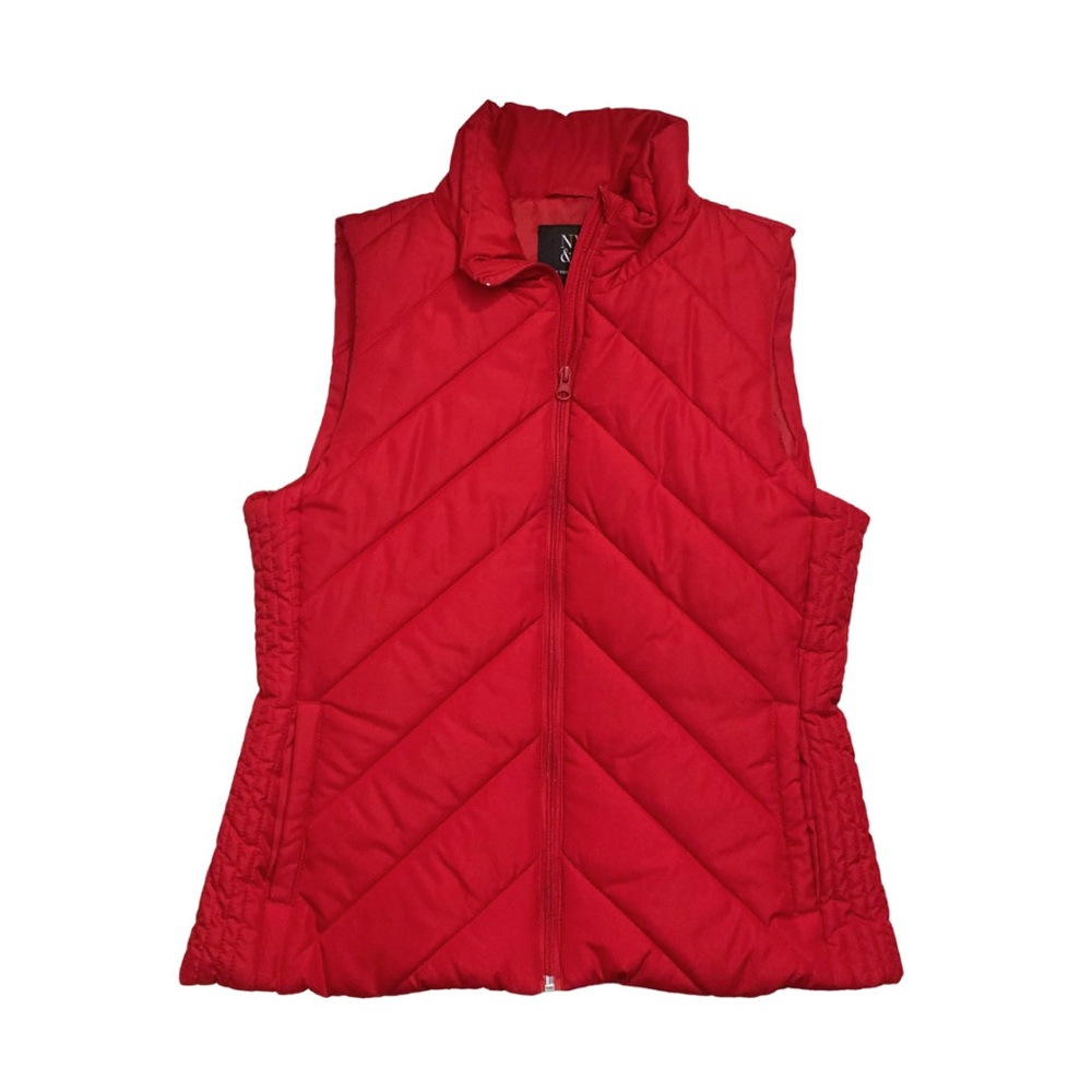 New York & Company Red Puffer Vest Size Medium Holidays Winter Christmas Quilted